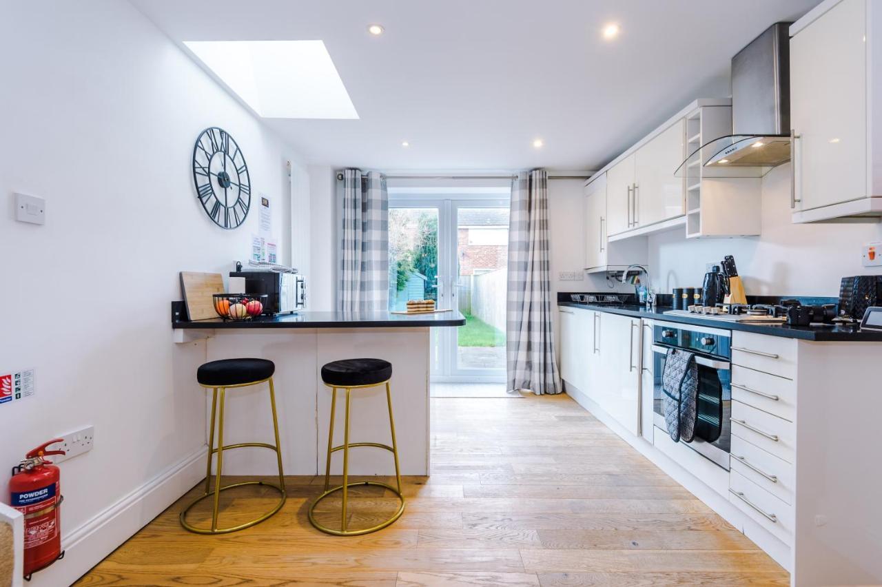 Pristine 2-Bed House In Chester By 53 Degrees Property, Ideal For Families & Small Groups, Great Location - Sleeps 6 Hough Green Buitenkant foto